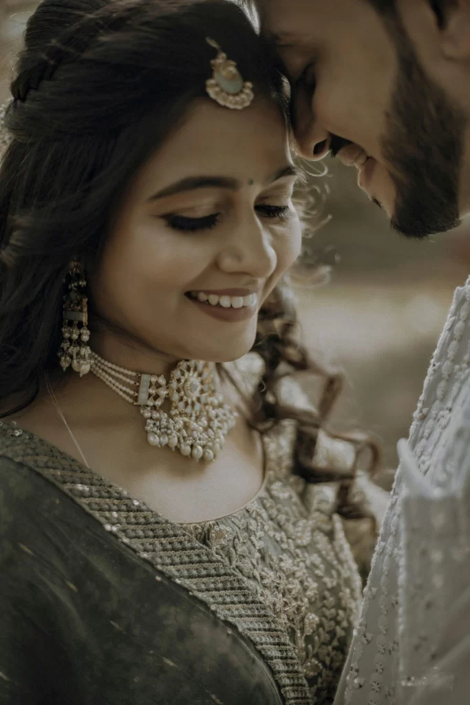 The Best Engagement Photo Shoot Poses for Indian Couples